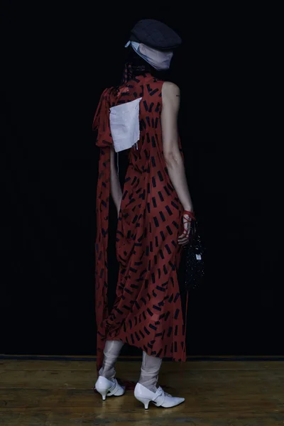 Look 18